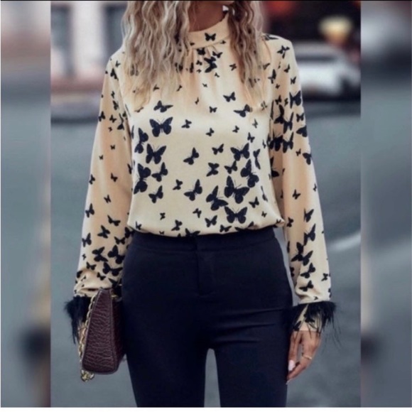 FUZZY TRIM LONG SLEEVE TOP - Picture 6 of 8